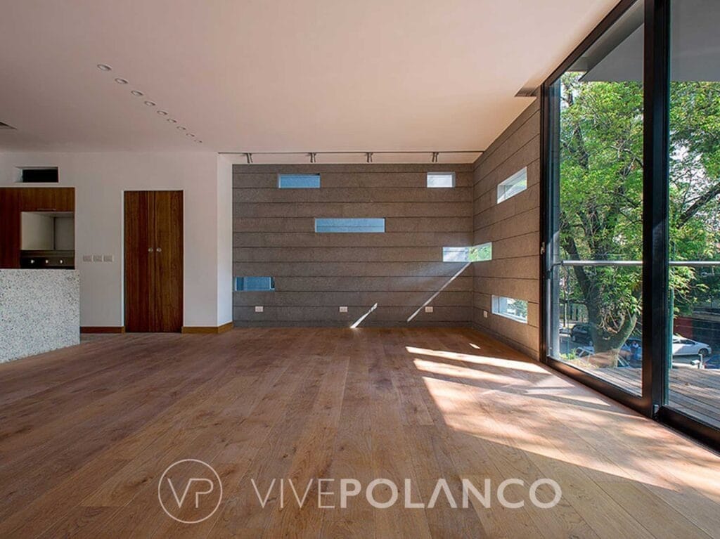 Departamento familiar en Christian Andersen 529b Polanco, Polanco con escalera flotante, pisos de madera y gran ventanal con vista verde
