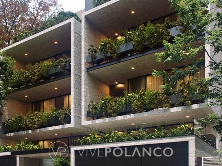 Edificio residencial contemporáneo con balcones escalonados llenos de plantas y vegetación exuberante en Tennyson, Polanco