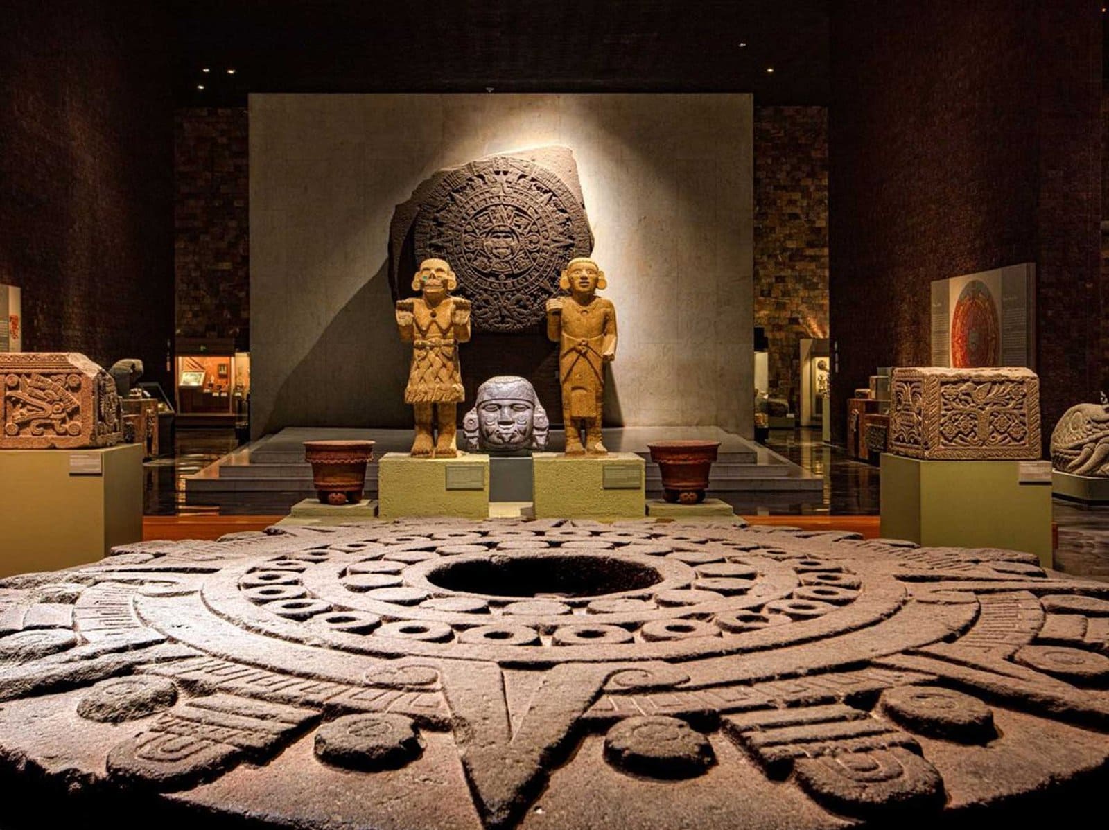 Piezas arqueológicas en el Museo de Antropología Polanco
