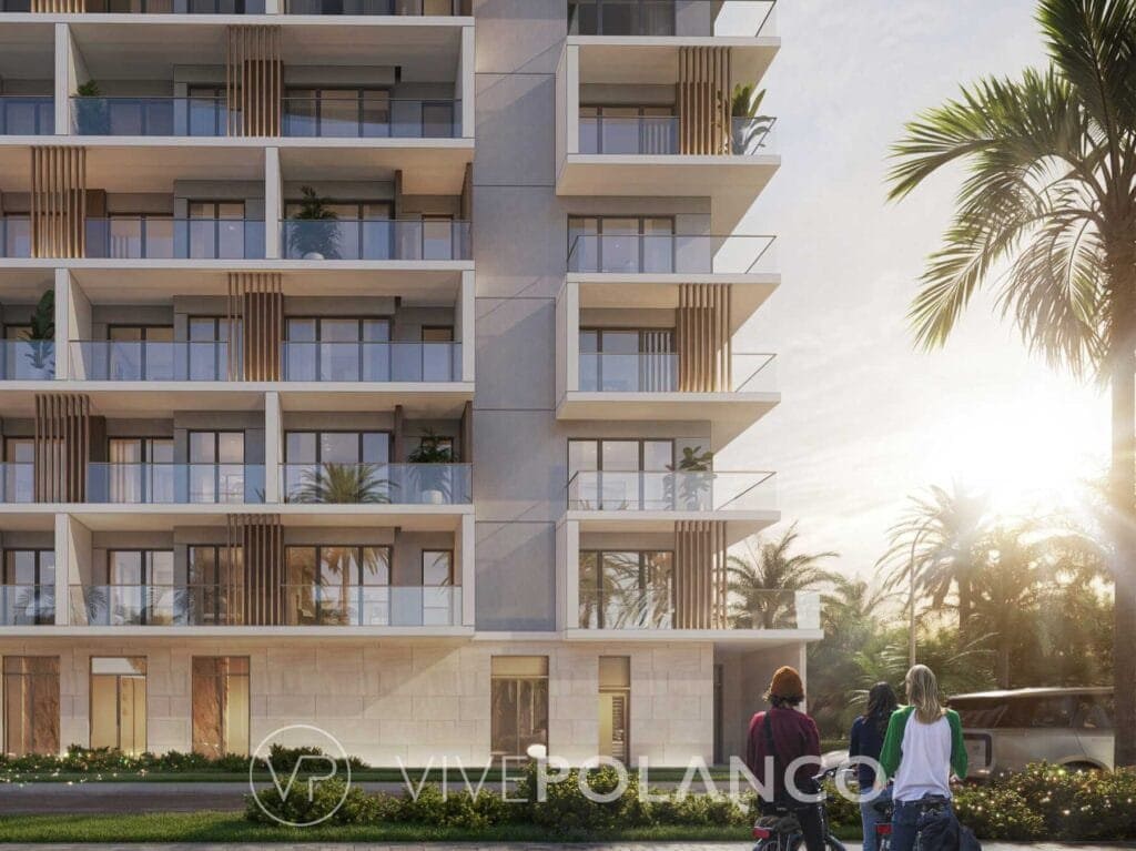 Fachada del edificio residencial Parkside Brickell con balcones escalonados y diseño contemporáneo