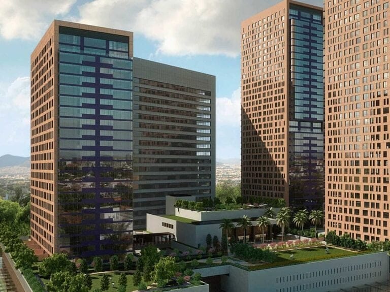 Vista del desarrollo Miyana Polanco con torres residenciales de ladrillo y cristal en Nuevo Polanco