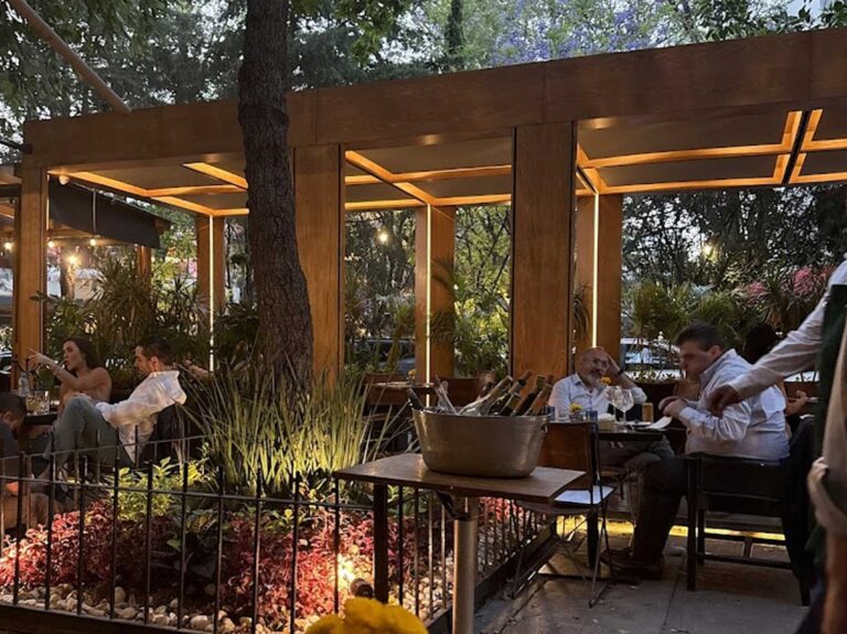 somma wine bar 2 768x575