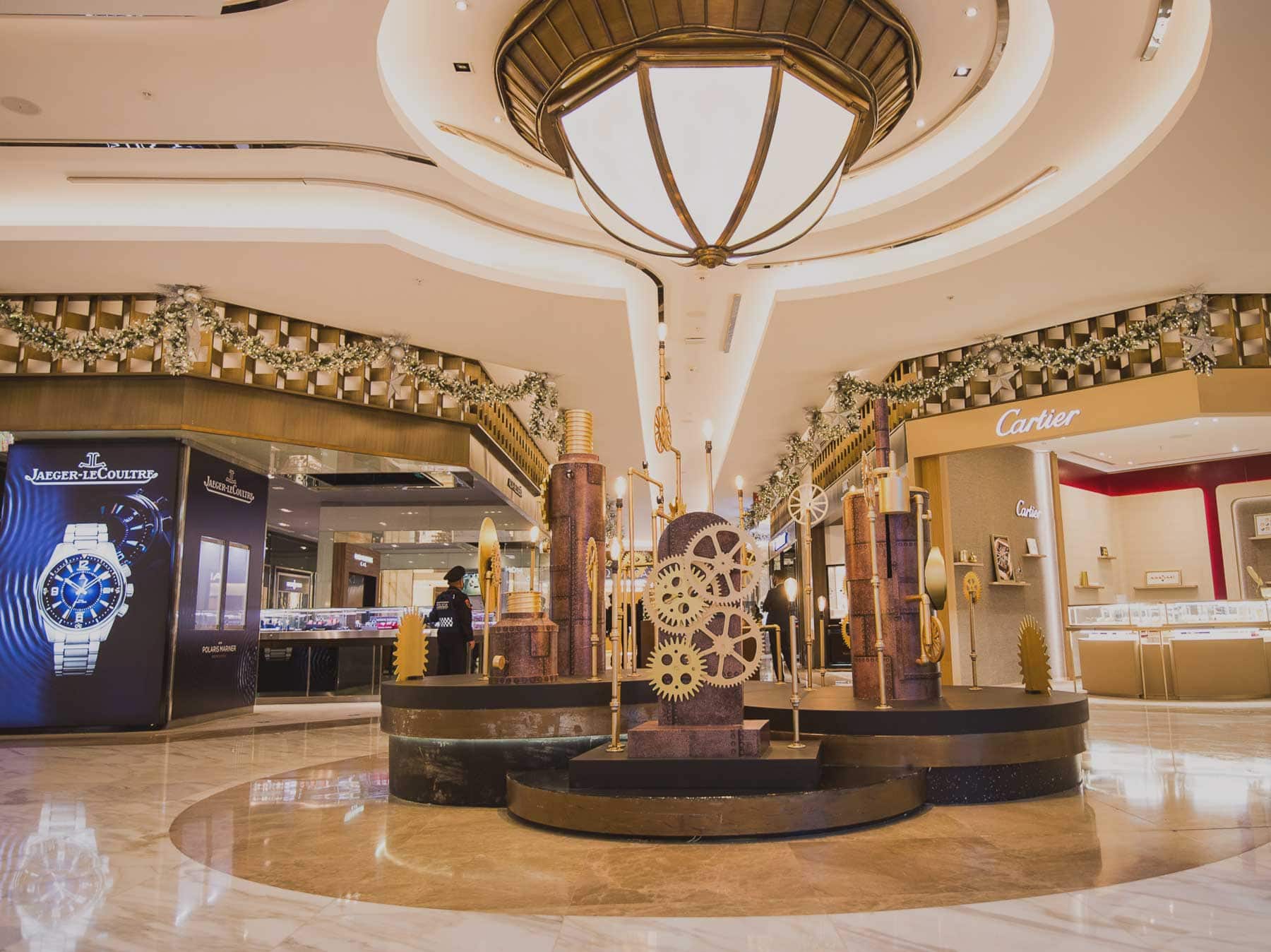 Fachada de El Palacio de Hierro Polanco sobre Avenida Moliere