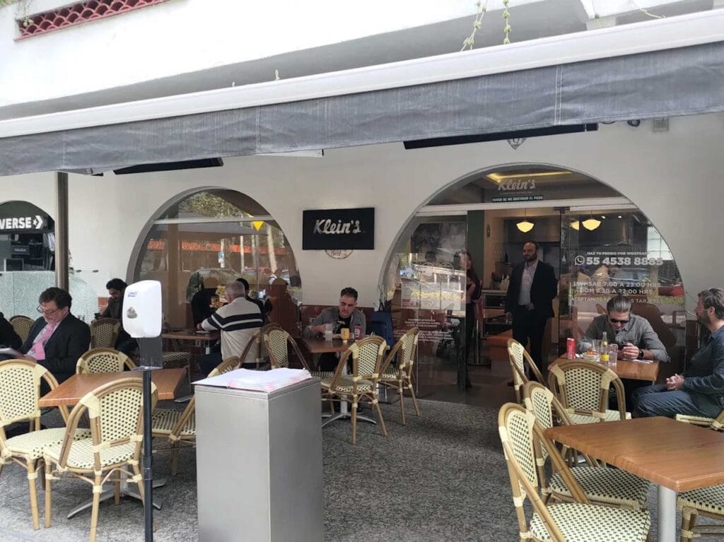 Mesa de desayuno en un restaurante de Polanco, Ciudad de México