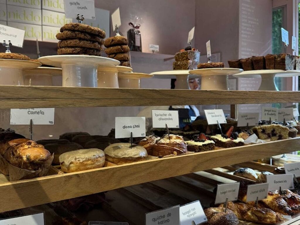 Niddo, café y panadería de la calle Anatole France en Polanco