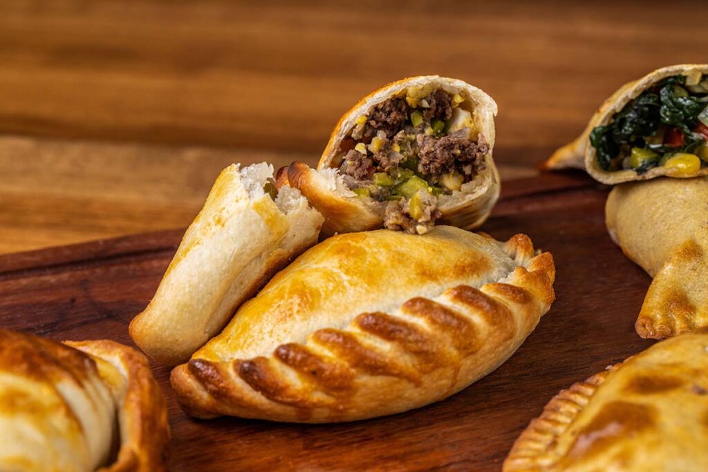 Empanadas argentinas horneadas de DANTE Brasa y Fuego
