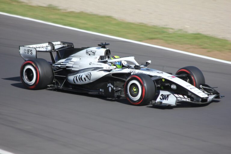 Sergio Pérez al volante del Cadillac MAC-26 número 11 en la clasificación del Gran Premio de Italia 2026